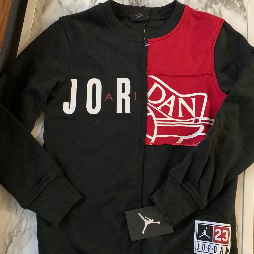 NWT BOYS 8-10 Jordan sweatshirt